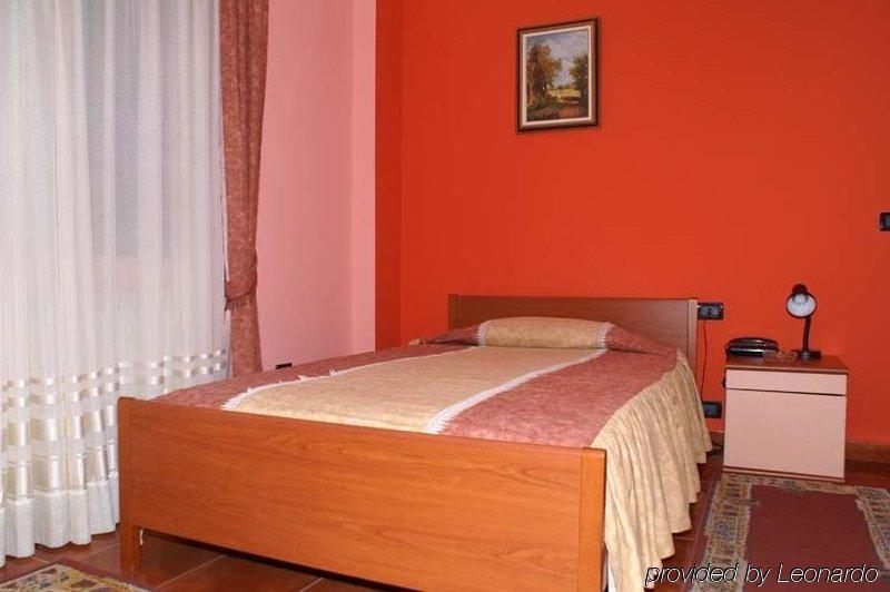 Art Hotel Nirvana Tirana Zimmer foto